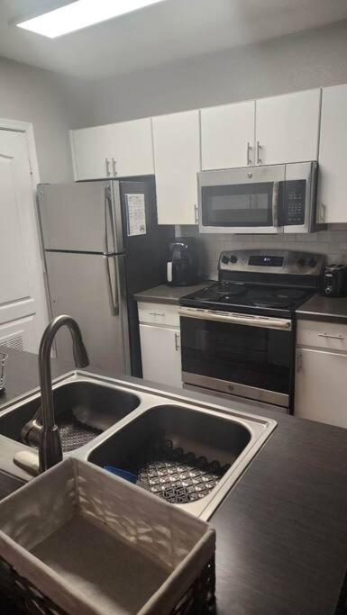 Modern 2Br Oasis! Apartment ฟีนิกซ์ ภายนอก รูปภาพ
