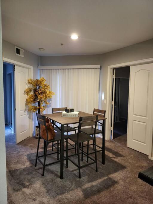 Modern 2Br Oasis! Apartment ฟีนิกซ์ ภายนอก รูปภาพ